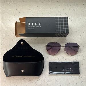 DIFF Charitable Eyewear Sunglasses with Case